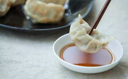 饺子蘸醋下一句