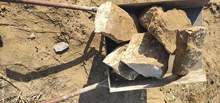 卧龙跃马终黄土下一句