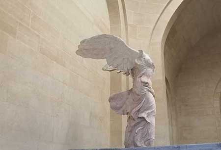 胜利女神在微笑下一句