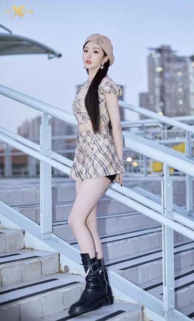 肤白貌美大长腿下一句是什么