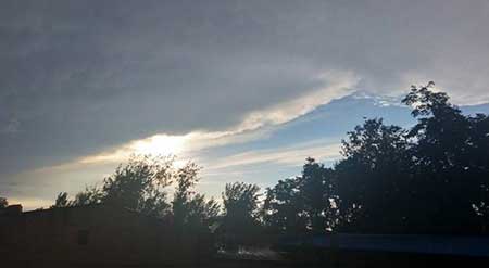 雨过天晴白云飘下一句