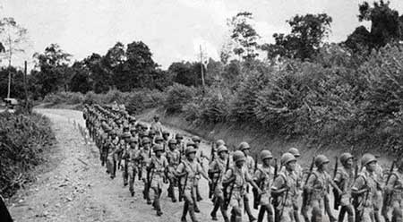 御敌于国门之外下一句