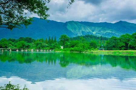 涛涛江水向东流的下一句