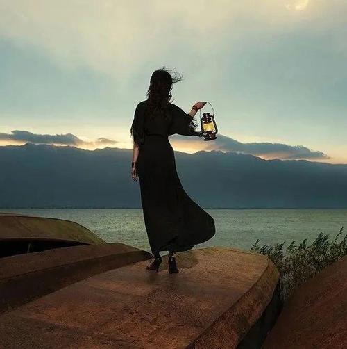 不吵不闹不炫耀下一句