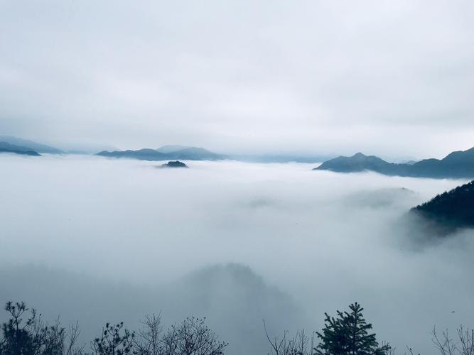 青冥浩荡不见底下一句