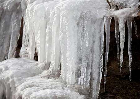 冰冻三尺的下一句