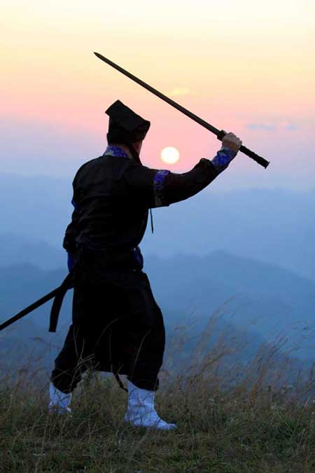 天地孤影任我行下一句