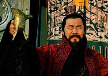 挟天子以令诸侯下一句