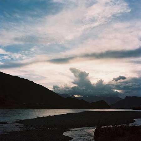 山一程水一程的下一句