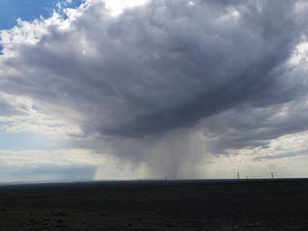 东边日出西边雨下一句是什么