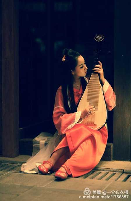 千呼万唤始出来的下一句