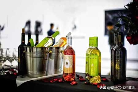 白酒啤酒葡萄酒等你好久下一句